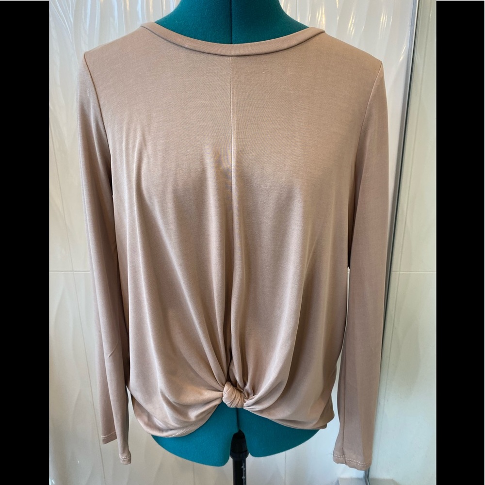 LUSH front knotted long sleeve comfy top